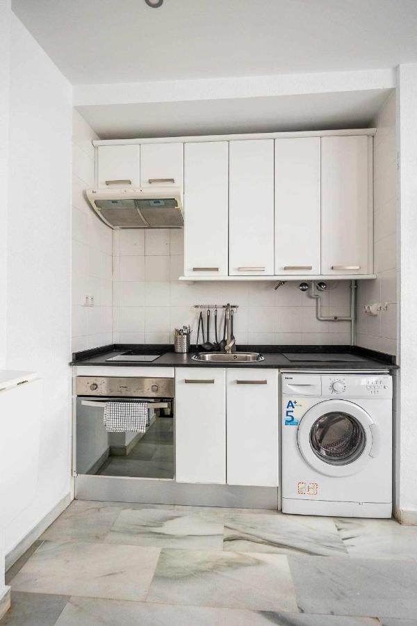 Comfy Away Apartment Севиля Екстериор снимка